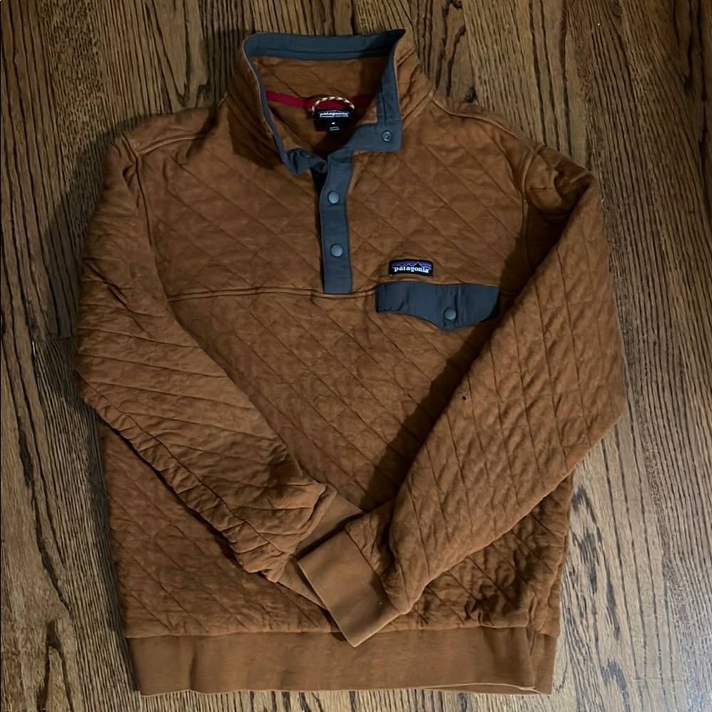 Patagonia Tan Quilted Pullover with Gray Accents